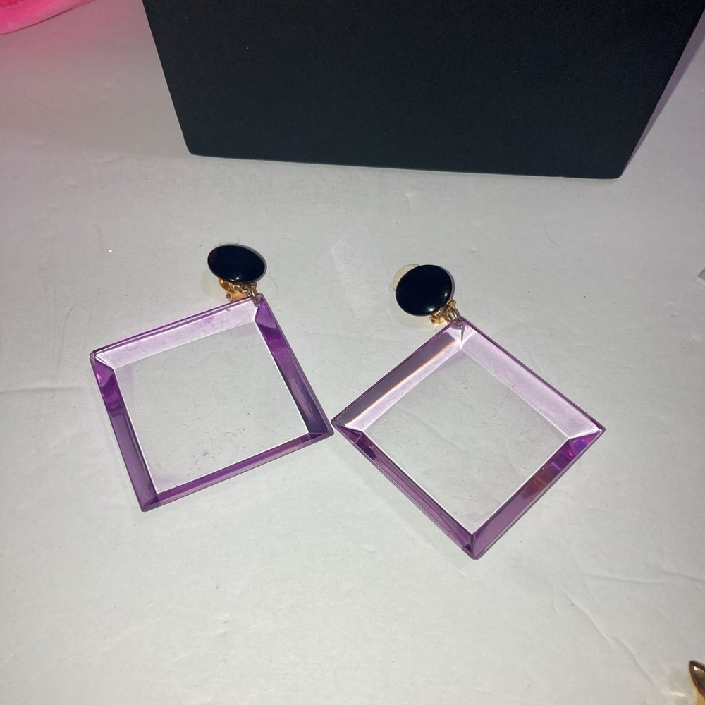 Vintage light Purple Acrylic Clip On Earrings - Picture 4 of 5